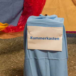 Ritualstationen im Kirchenraum