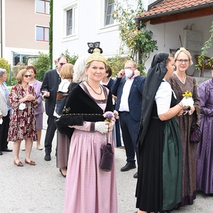 Zug zum Pfarrheim