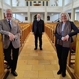 Im höchsten weltlichen Leitungsamt folgt in OÖ Renate Bauinger (re) auf Johannes Eichinger (li). Im Hintergrund Superintendent Gerold Lehner.